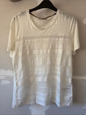 EUC Burberry Pombiero Ivory White Short Sleeve Textured Tee size small